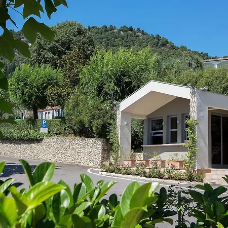Parque de Campismo La Rocca Village Bardolino