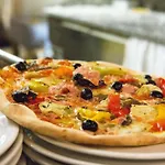 キャンプ場 La Rocca Village 3*