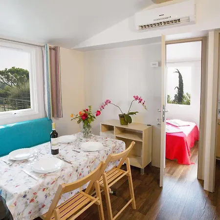 拉罗卡露营地 巴多利诺